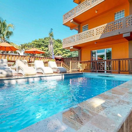 Hummingbird Home Suites Сан Педро Екстериор снимка