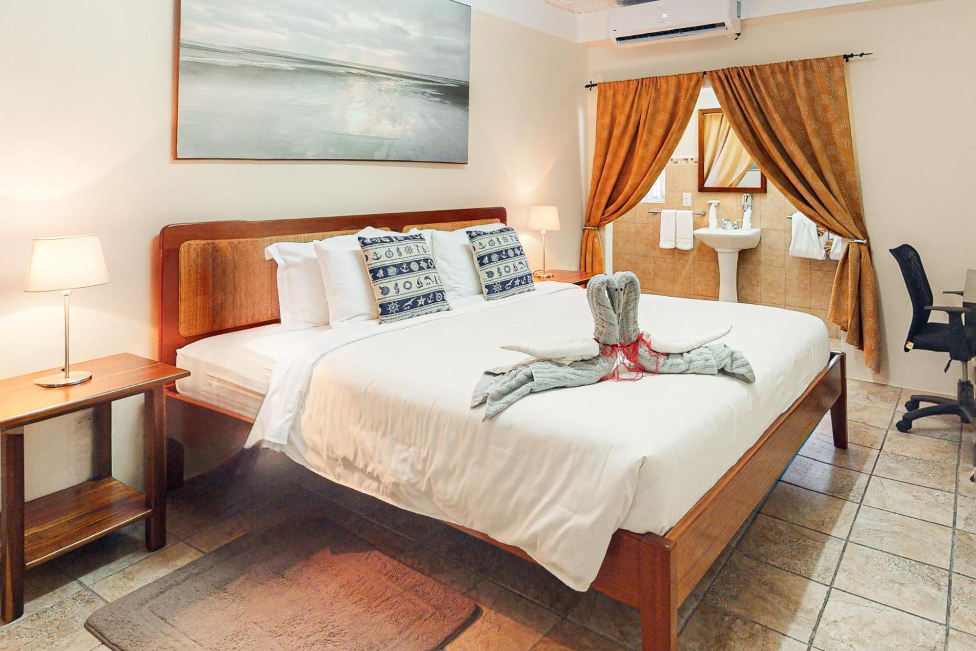 Hummingbird Home Suites Сан Педро Стая снимка