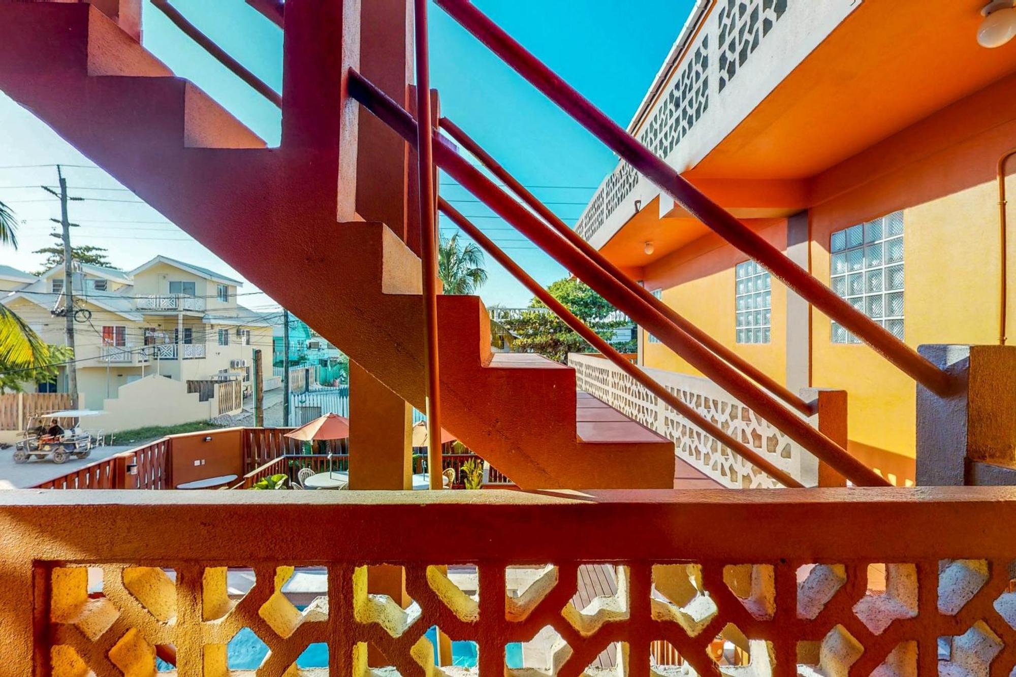 Hummingbird Home Suites Сан Педро Стая снимка