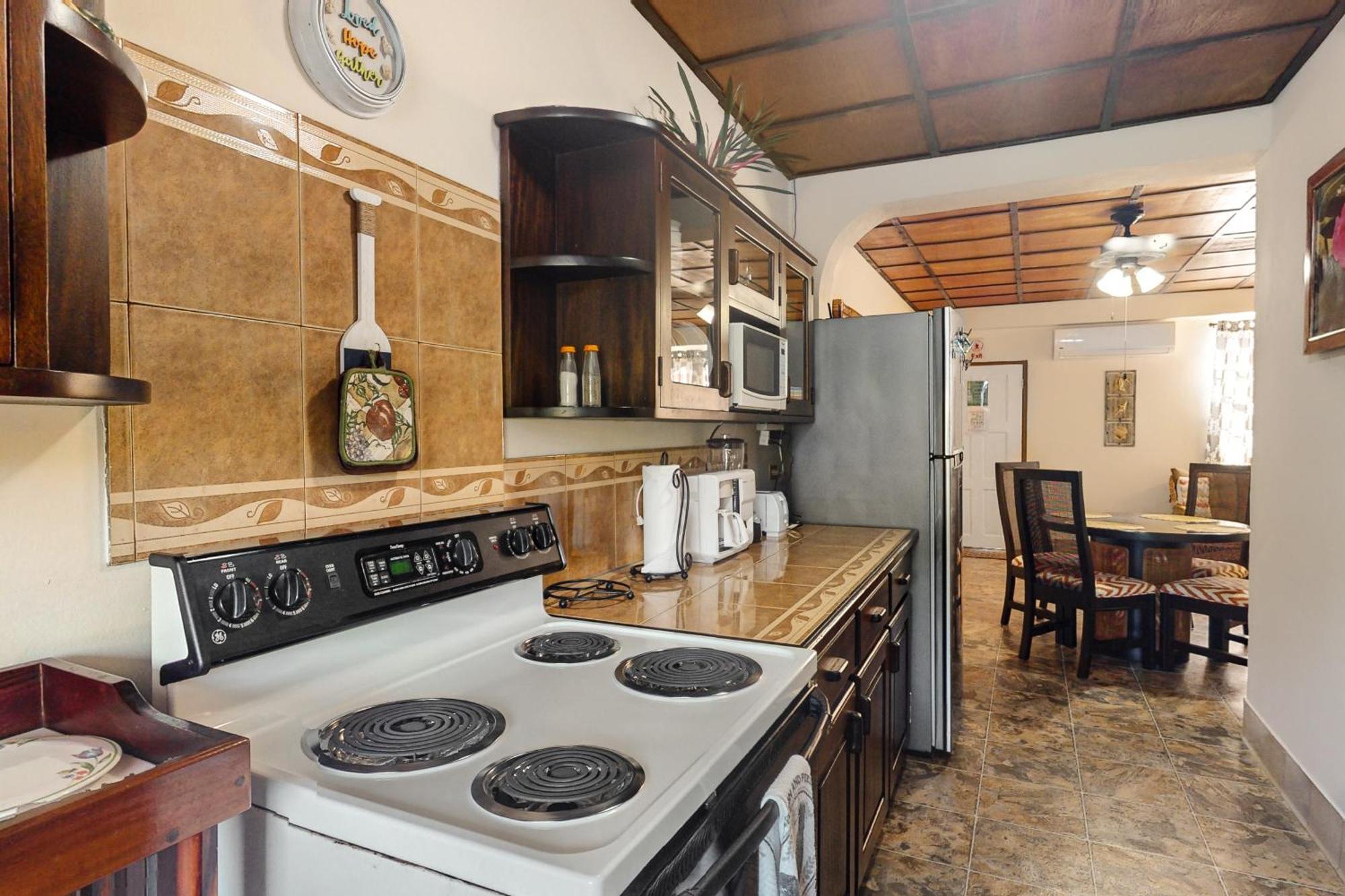 Hummingbird Home Suites Сан Педро Стая снимка